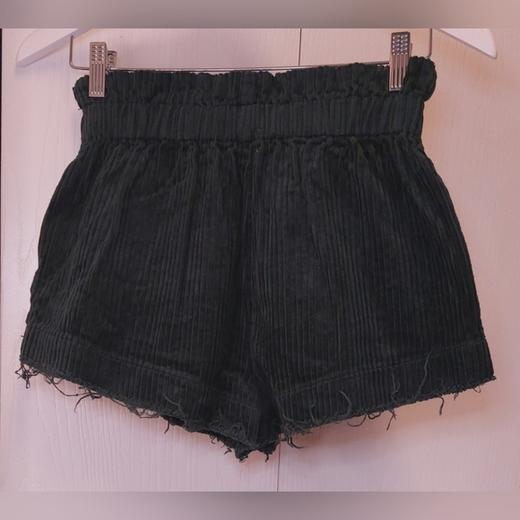 Urban Outfitters Corduroy Frayed Hem Shorts Size XS Forest Green Paper bag Waist - Picture 9 of 10